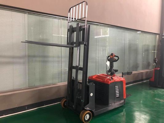 A empilhadeira contrabalançada elétrica Walkie escarrancha os empilhadores 1500kg